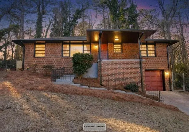 2nd image of 2756 Oldknow Dr, Atlanta, GA 30318 | MLS# 7763964