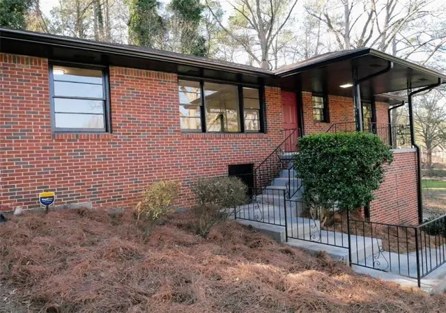 3rd image of 2756 Oldknow Dr, Atlanta, GA 30318 | MLS# 7763964