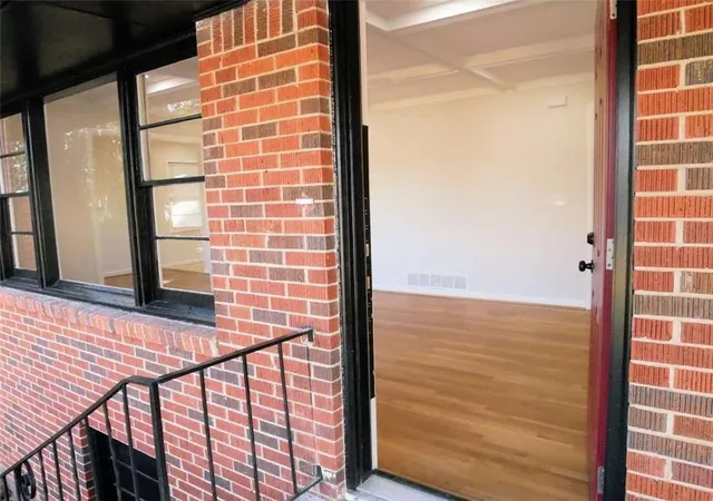 4th image of 2756 Oldknow Dr, Atlanta, GA 30318 | MLS# 7763964