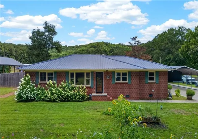 2nd image of 202 Peachtree St, Fairmount, GA 30139 | MLS# 7807324