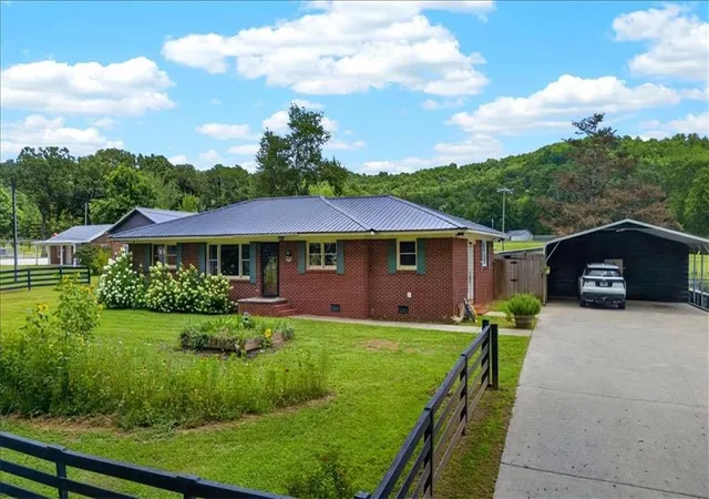 5th image of 202 Peachtree St, Fairmount, GA 30139 | MLS# 7807324