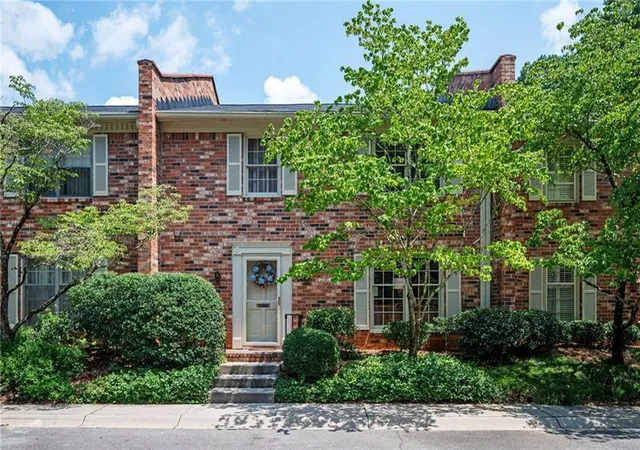 Townhouse for sale at 1470 Leafmore Pl, Decatur, GA 30033 | MLS# 7828905