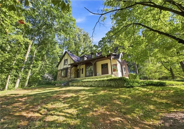 Single family home for sale at 102 Valley Brook Dr, Rome, GA 30161 | MLS# 7828721