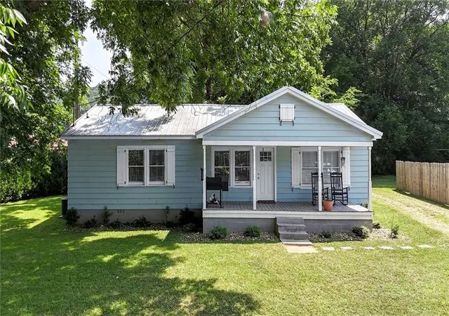Homes for sale in Calhoun, GA | 430 Elm St, Calhoun, GA 30701 | MLS# 7793823