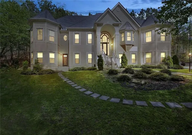 Photo 4 of Single family home for sale at 2535 Ashford Dr, Cumming, GA 30041 | MLS# 7829489 | Listing updated on 2026-09-11