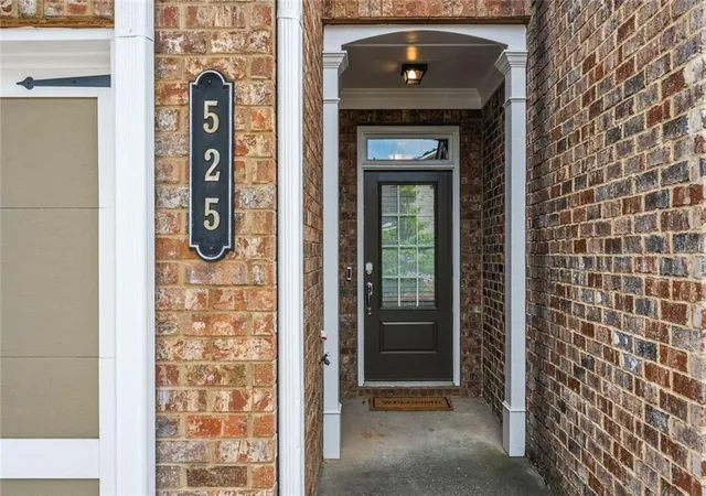 Photo 2 of Sale Pending at 525 Coral, Marietta, GA 30064 | MLS# 7814420 | Listing updated on 2026-08-17