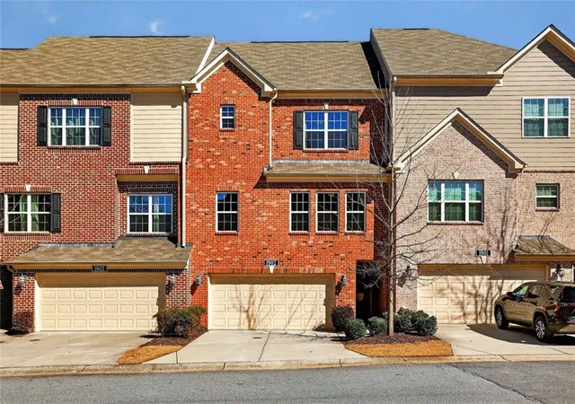 Townhouse for sale at 1902 Glen Ivy #19, Marietta, GA 30062 | MLS# 7816522