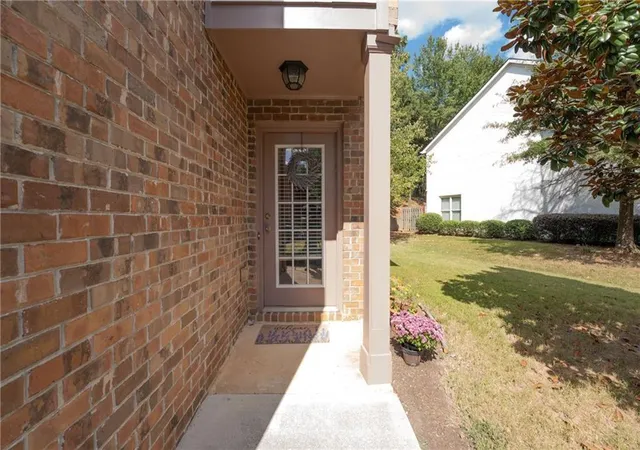 Photo 3 of Townhouse for sale at 1665 Oakbrook Lake Dr, Norcross, GA 30093 | MLS# 7826889 | Listing updated on 2026-08-28