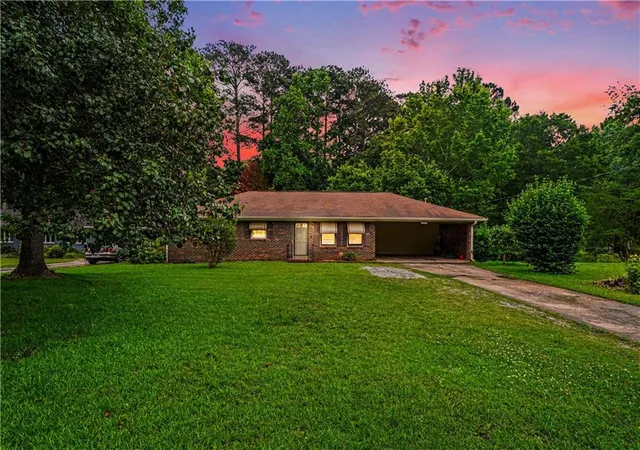 Homes for sale in Griffin, GA | 1338 Oakdale Dr, Griffin, GA 30224 | MLS# 7777882