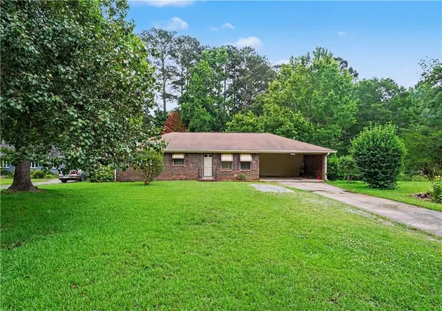 Homes for sale in Griffin, GA | 1338 Oakdale Dr, Griffin, GA 30224 | MLS# 7777882