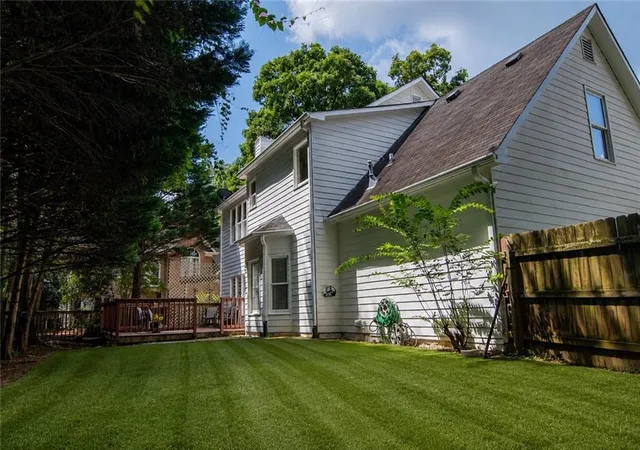 Photo 3 of Sale Pending at 1150 Northpoint Tr, Roswell, GA 30076 | MLS# 7820363 | Listing updated on 2026-09-07