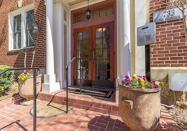 Condominium at 733 Frederica St Ne #15, Atlanta, GA 30306 | MLS# 6519461 | | Sold on 2019-03-28