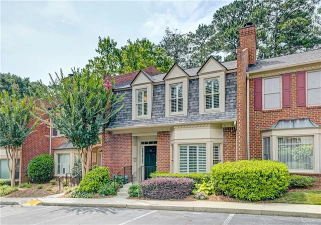Photo 3 of Sale Pending at 10 Plantation Dr Ne, Atlanta, GA 30324 | MLS# 7797577 | Listing updated on 2026-09-25