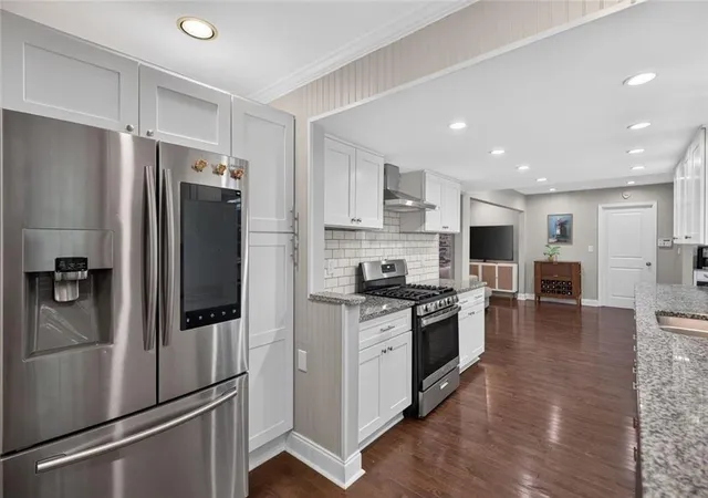 Photo 4 of Single family home for sale at 4371 Vintage Ln, Dunwoody, GA 30338 | MLS# 7827228 | Listing updated on 2026-09-02