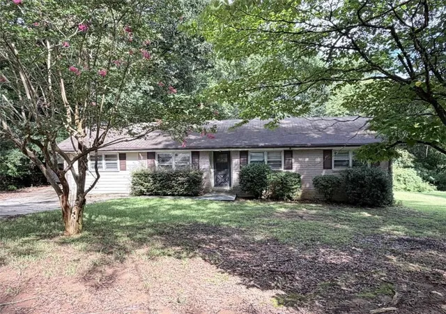 2nd image of 2195 Rockdale Dr, Conyers, GA 30012 | MLS# 7816715