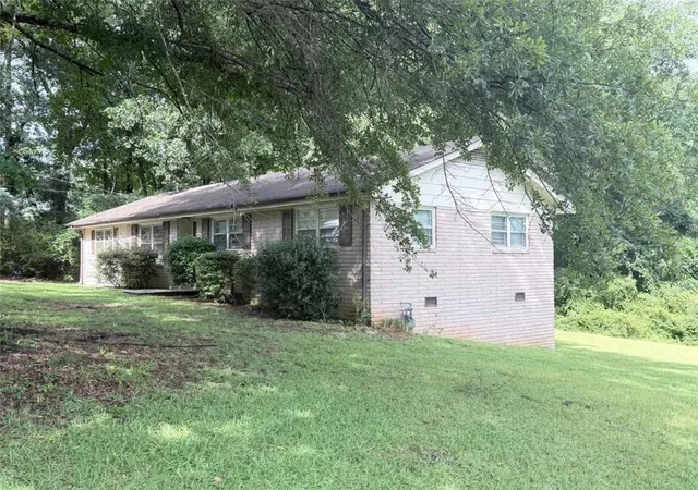 3rd image of 2195 Rockdale Dr, Conyers, GA 30012 | MLS# 7816715