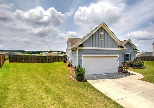 Photo 2 of Single family home for sale at 160 Andria Way, Cartersville, GA 30120 | MLS# 7811670 | Listing updated on 2026-09-19