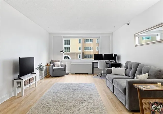 2nd image of 2479 Peachtree Rd Ne #303, Atlanta, GA 30305 | MLS# 7769271
