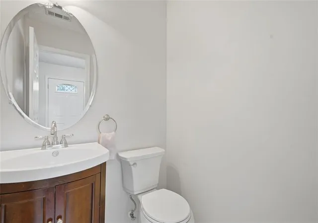 Photo 3 of Sale Pending at 628 Spanish Oak Dr, Acworth, GA 30102 | MLS# 7790009 | Listing updated on 2026-10-21