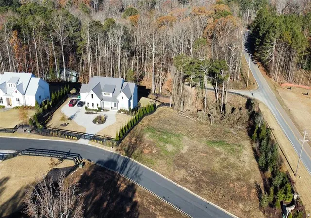Photo 4 of Single family home for sale at 115 Von Lake Dr, Alpharetta, GA 30004 | MLS# 7496445 | Listing updated on 2026-02-06