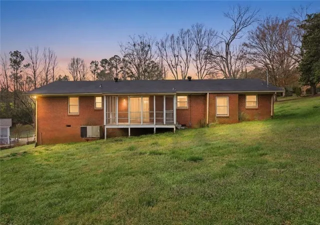 3rd image of 4075 Craig Pl, Gainesville, GA 30507 | MLS# 7733102