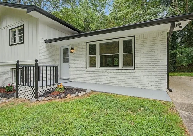 Photo 3 of Sale Pending at 4914 Howard Dr, Powder Springs, GA 30127 | MLS# 7816396 | Listing updated on 2026-08-22