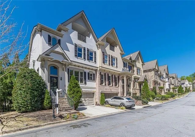 3rd image of 1930 Saxon Valley Cir Ne, Brookhaven, GA 30319 | MLS# 7749736