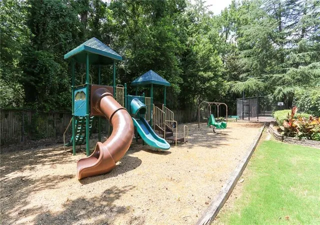 Listing Photo 2 - Condo for sale in building located at 6700 Roswell Rd, Atlanta, GA 30328 - Unit #32C