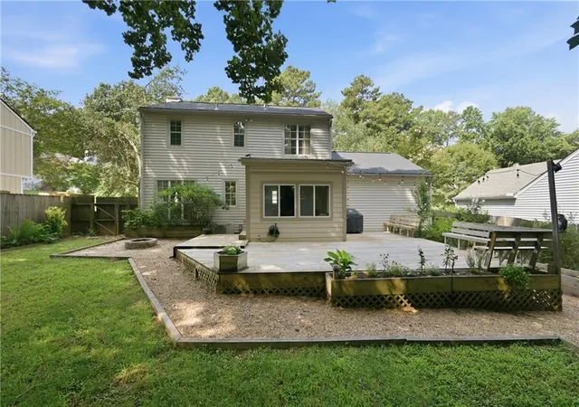 Photo 3 of Sale Pending at 1816 Crescent Hl Dr NW, Acworth, GA 30102 | MLS# 7812890 | Listing updated on 2026-10-03