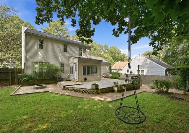 Photo 4 of Sale Pending at 1816 Crescent Hl Dr NW, Acworth, GA 30102 | MLS# 7812890 | Listing updated on 2026-10-03