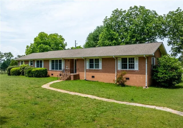 Homes for sale in Royston, GA | 570 Wildcat Bridge Rd, Royston, GA 30662 | MLS# 7776558