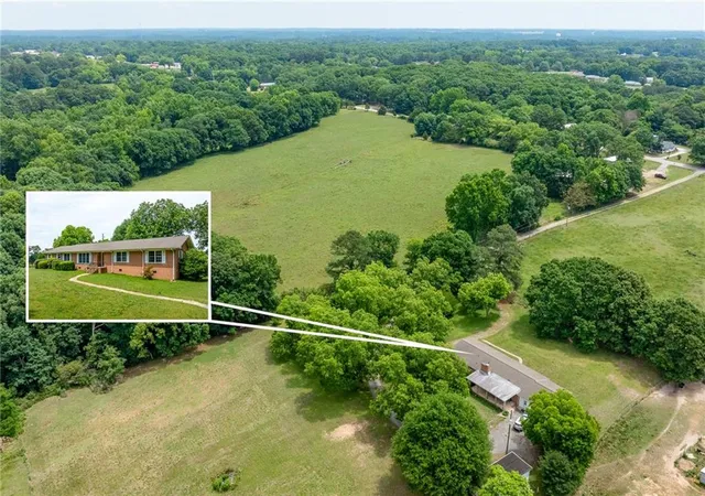 Homes for sale in Royston, GA | 570 Wildcat Bridge Rd, Royston, GA 30662 | MLS# 7776558