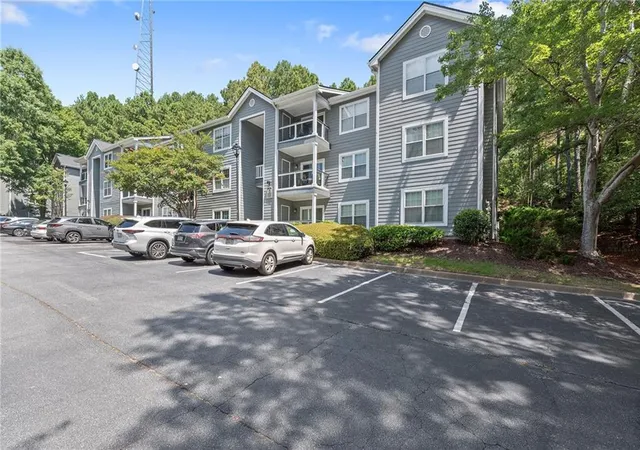 2nd image of 8105 Santa Fe Pkwy, Sandy Springs, GA 30350