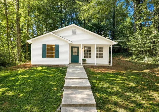Homes for sale in Cumming, GA | 945 Buford Dam Rd, Cumming, GA 30041 | MLS# 7801613