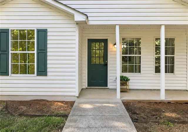 Homes for sale in Cumming, GA | 945 Buford Dam Rd, Cumming, GA 30041 | MLS# 7801613