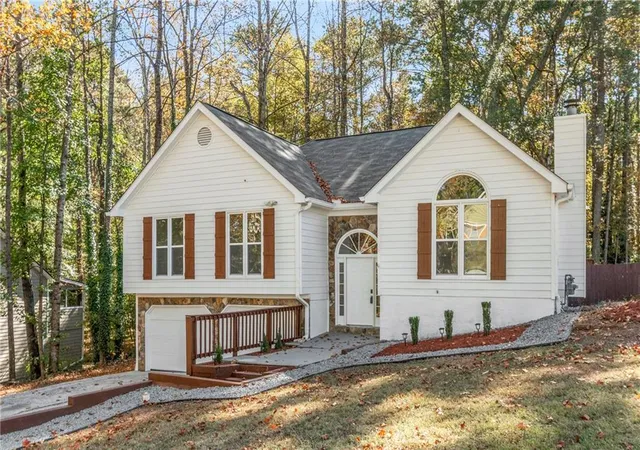 Photo 1 of Single family home for sale at 3849 Spring Meadow Dr, Acworth, GA 30101 | MLS# 7839232 | Listing updated on 2026-10-30