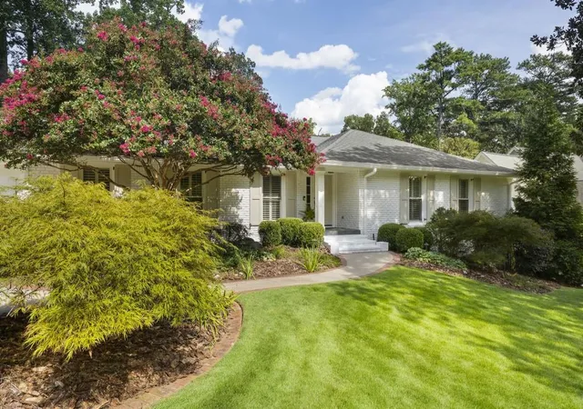 2nd image of 4795 Cherrywood Ln, Sandy Springs, GA 30342 | MLS# 7821695