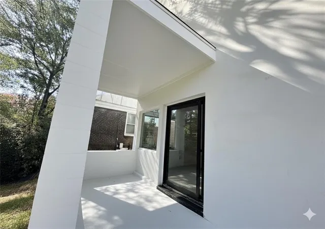 3rd image of 1180 Holly St Nw, Atlanta, GA 30318 | MLS# 7746527