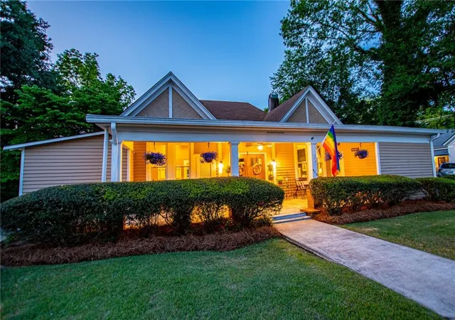 Homes for sale in Carrollton, GA | 410 Cedar St, Carrollton, GA 30117 | MLS# 7764395