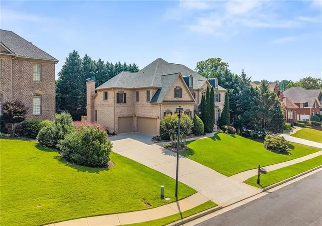 2nd image of 2122 Hunters Green Dr, Lawrenceville, GA 30043 | MLS# 7793545