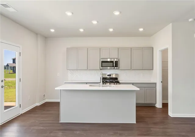 5th image of 403 Wildflower Cir, Calhoun, GA 30701 | MLS# 7815807