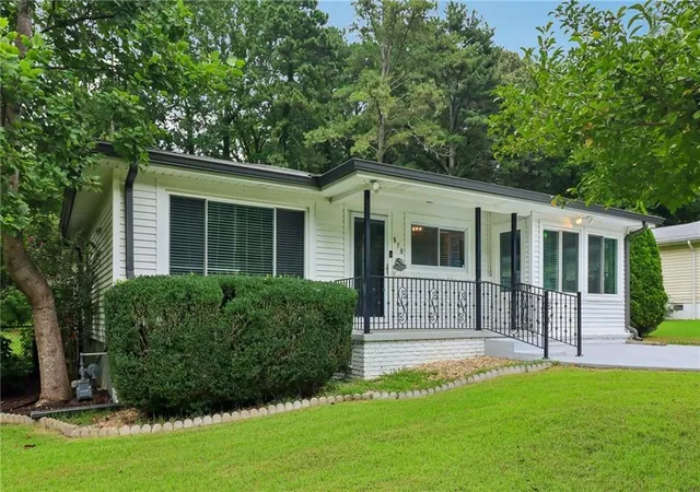 Photo 3 of Sale Pending at 870 Scott Ln Sw, Marietta, GA 30008 | MLS# 7804496 | Listing updated on 2026-08-14