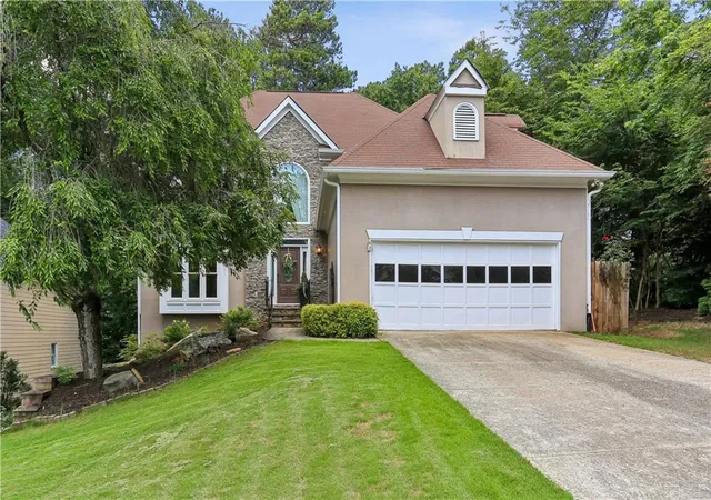 Homes for sale in Johns Creek, GA | 7350 Devonhall Way, Johns Creek, GA 30097 | MLS# 7773381