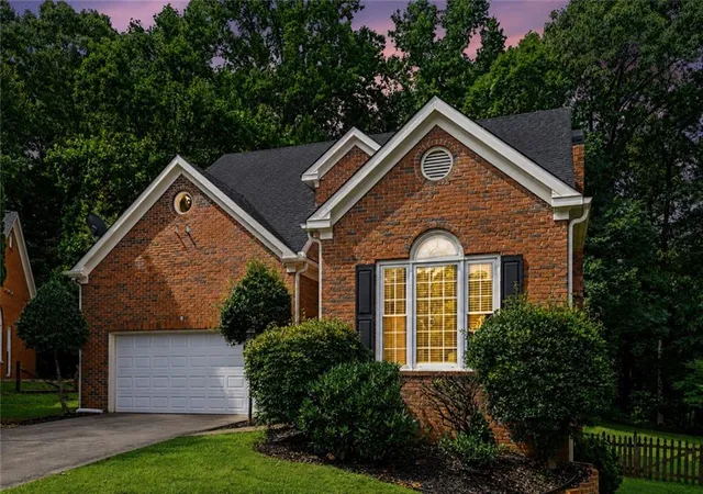 Photo 2 of Single family home for sale at 2707 Glenrose Hl, Atlanta, GA 30341 | MLS# 7792662 | Listing updated on 2026-09-30
