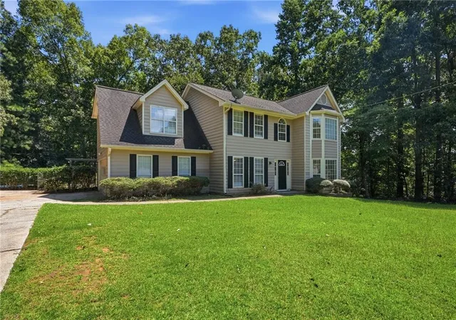 Photo 2 of Single family home for sale at 5785 Shoal Crk Dr, Douglasville, GA 30135 | MLS# 7824396 | Listing updated on 2026-09-04
