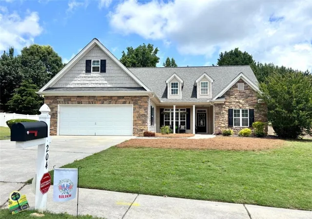 1st image of 204 Magnolia St, Senoia, GA 30276 | MLS# 7819327