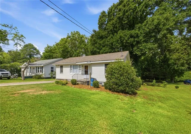 Photo 3 of Single family home for sale at 27065 Maple St Se, Rome, GA 30161 | MLS# 7822801 | Listing updated on 2026-08-22