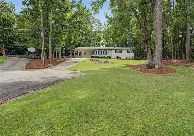 Photo 3 of Sale Pending at 6501 Short Dr, Winston, GA 30187 | MLS# 7824044 | Listing updated on 2026-09-18