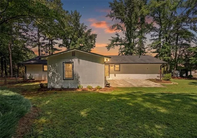 Photo 4 of Sale Pending at 6501 Short Dr, Winston, GA 30187 | MLS# 7824044 | Listing updated on 2026-09-18