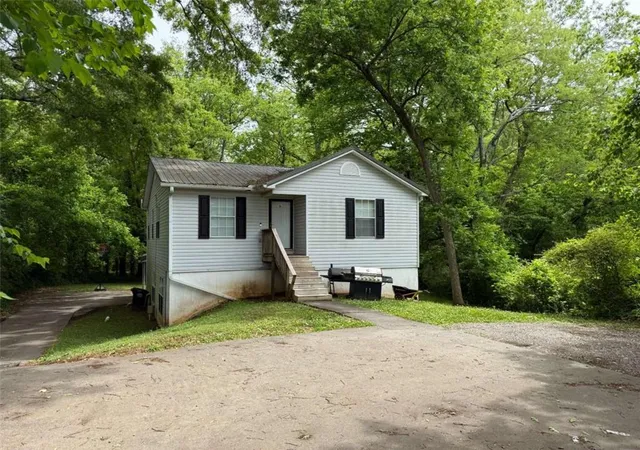 2nd image of 1300 Calhoun Ave, Rome, GA 30161 | MLS# 7762853